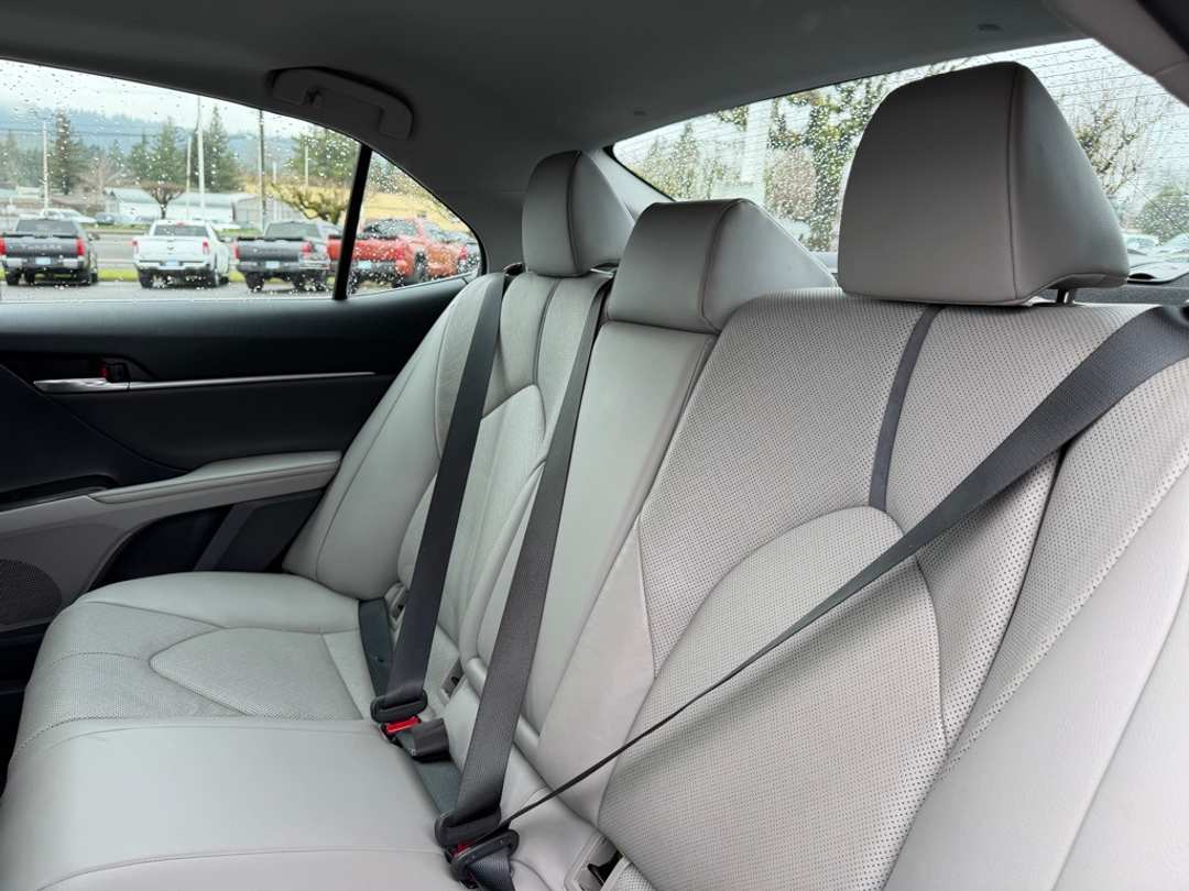 2021 Toyota Camry XLE - Image 30