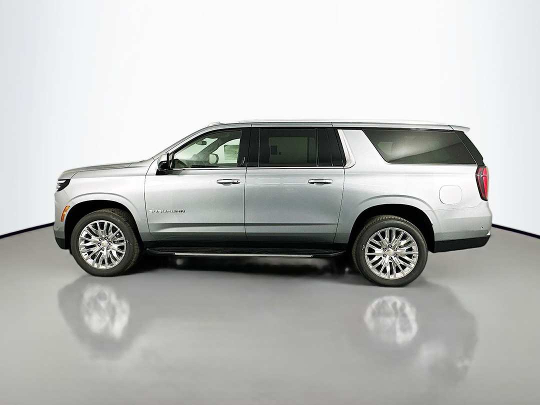 2025 Chevrolet Suburban LS - Image 4