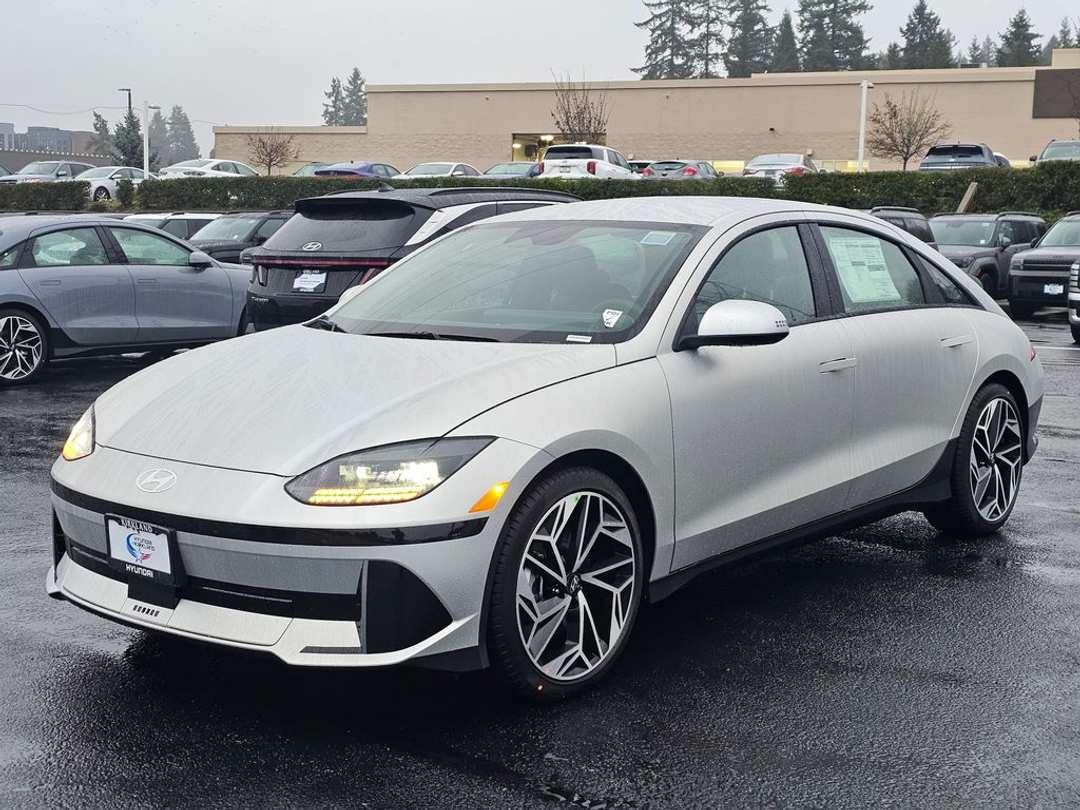 2025 Hyundai Ioniq 6 SEL - Image 3