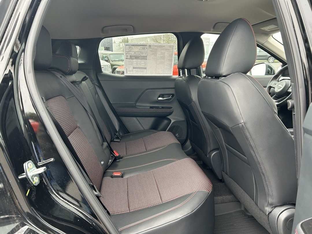 2025 Nissan Kicks SR - Image 27