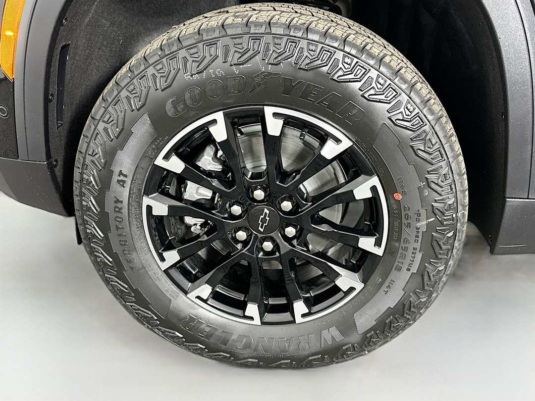 2026 Chevrolet Traverse Z71 - Image 33