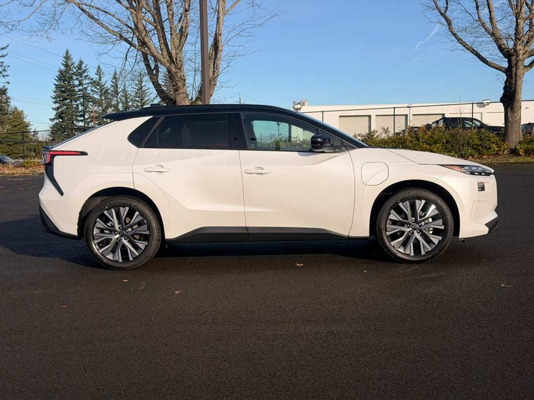 2026 Subaru Solterra Touring XT - Image 8