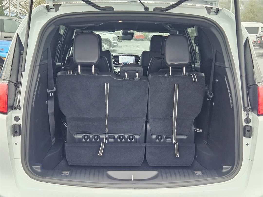 2026 Chrysler Voyager LX - Image 31
