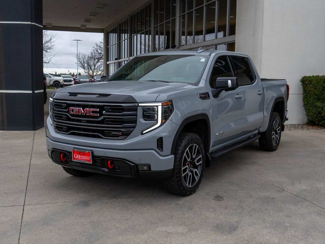2025 GMC Sierra 1500 AT4 - Image 3