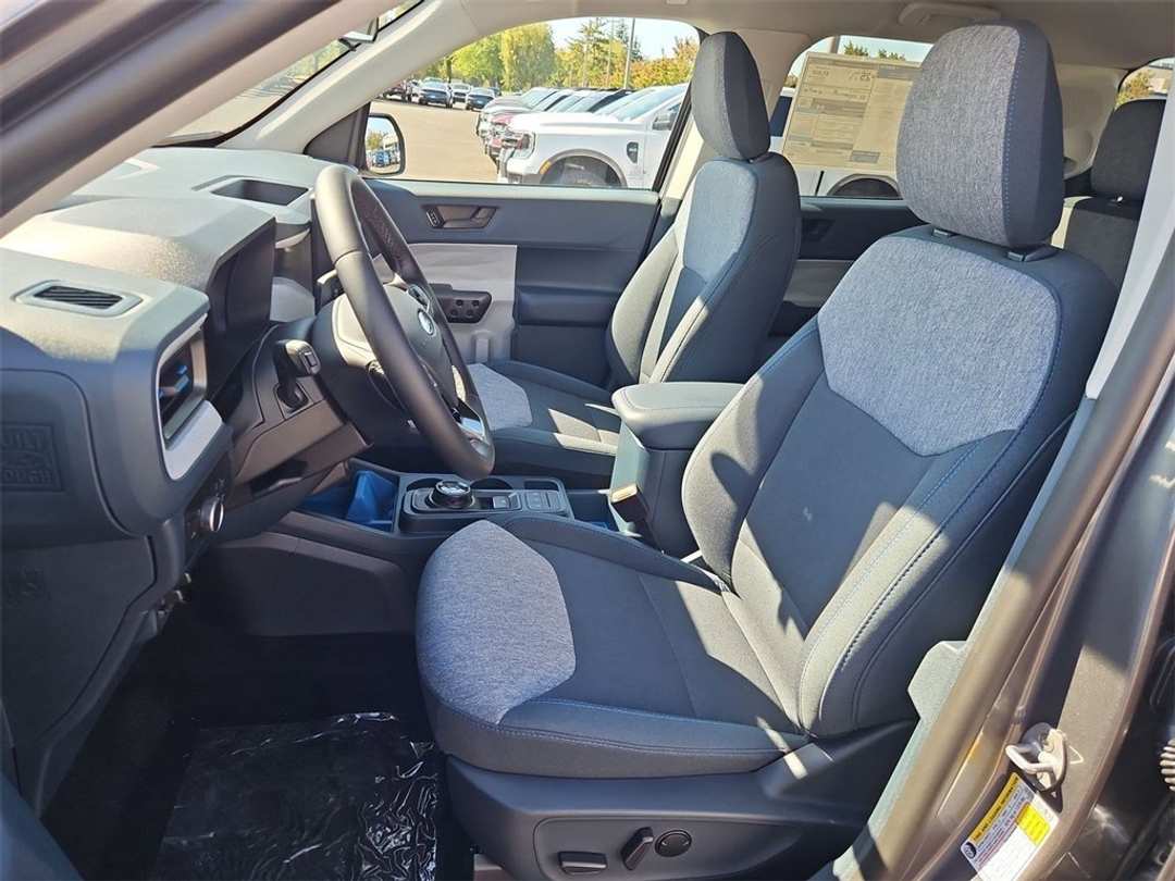 2025 Ford Maverick XLT - Image 13