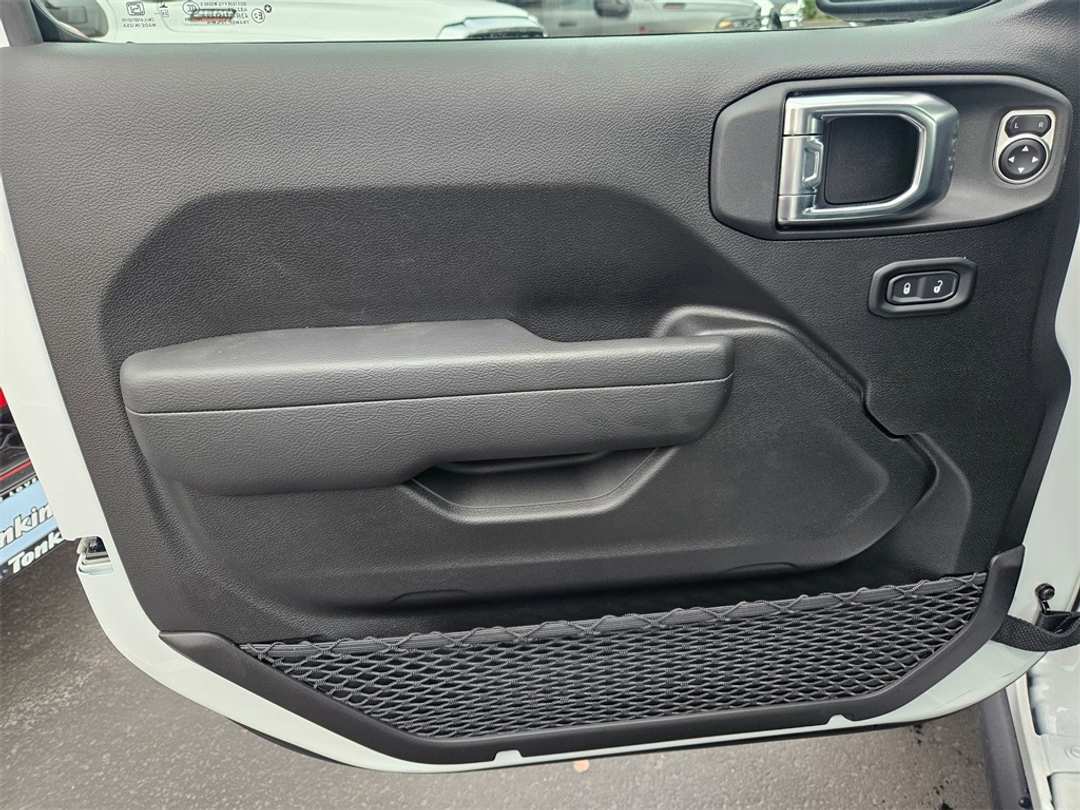 2026 Jeep Wrangler Rubicon - Image 10