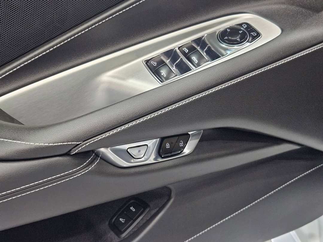 2026 Chevrolet Corvette Stingray - Image 11