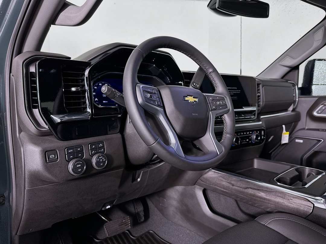 2025 Chevrolet Silverado 2500Hd LTZ - Image 10
