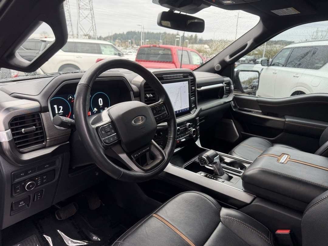 2022 Ford F-150 Platinum - Image 17