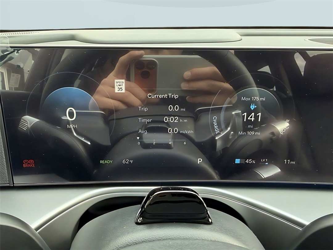 2026 Hyundai Ioniq 9 SEL - Image 20