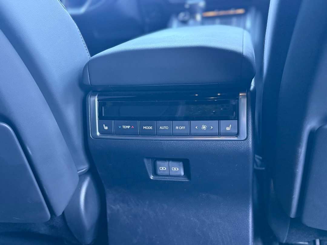 2024 Lexus GX 550 Luxury - Image 19