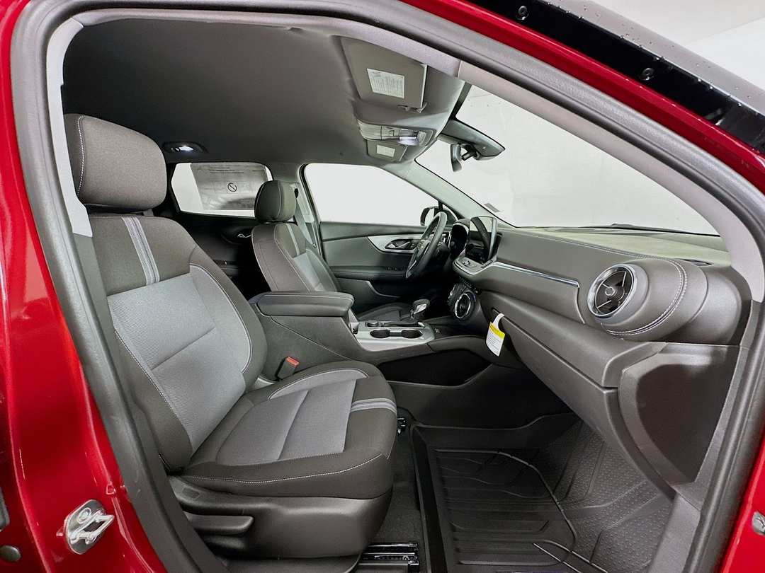 2025 Chevrolet Blazer LT - Image 29