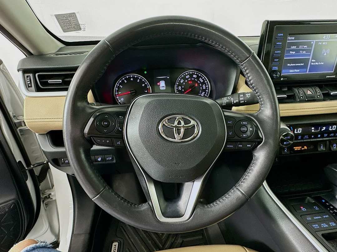 2020 Toyota Rav4 XLE Premium - Image 12