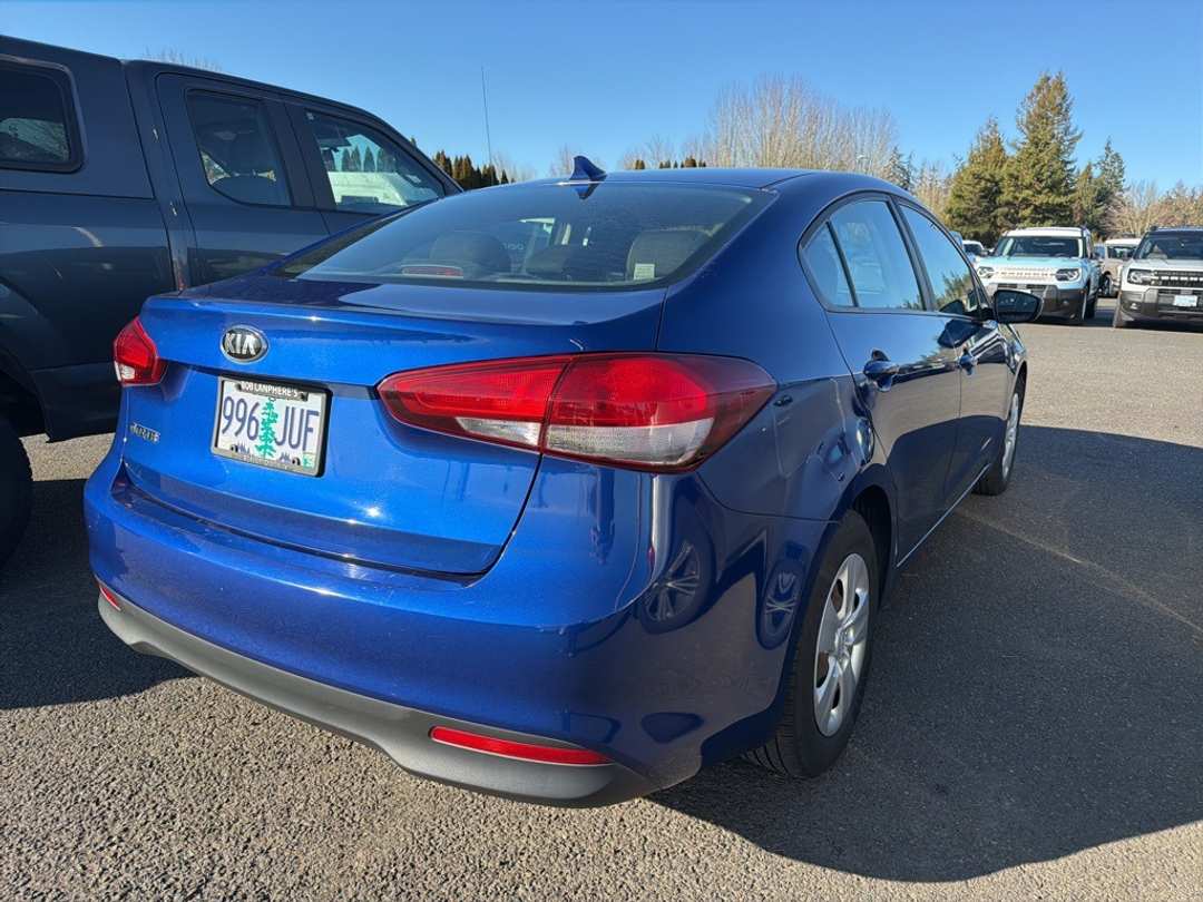 2017 Kia Forte LX - Image 4