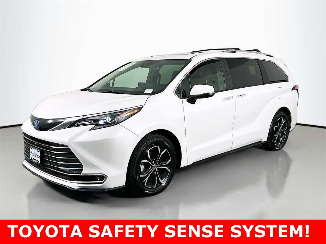 2025 Toyota Sienna Platinum - Image 3