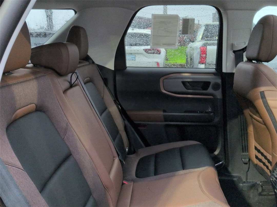 2025 Ford Bronco Sport Outer Banks - Image 28