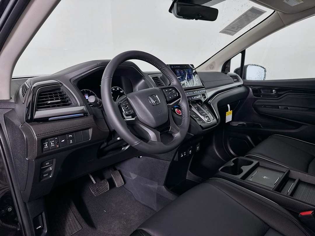 2026 Honda Odyssey Touring - Image 9