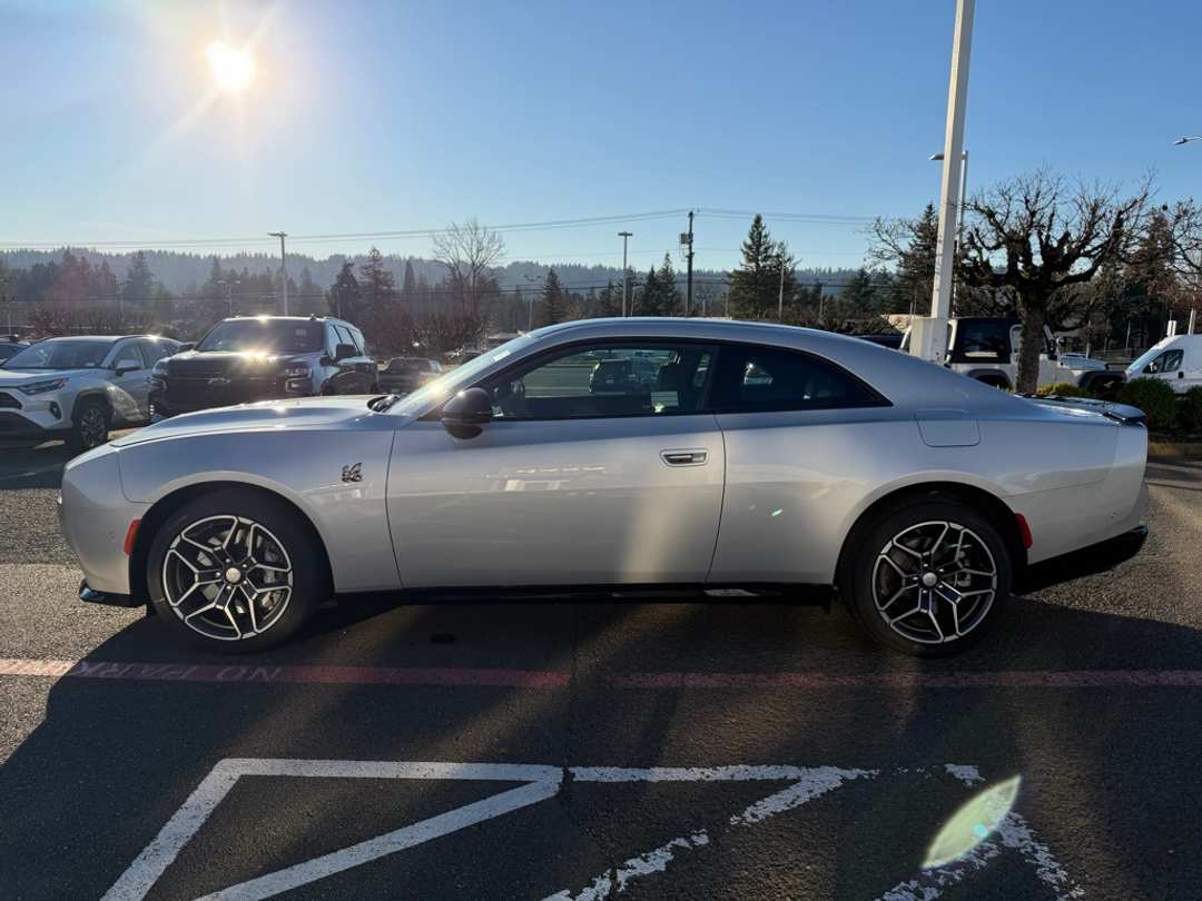 2026 Dodge Charger R/T Scat Pack - Image 5