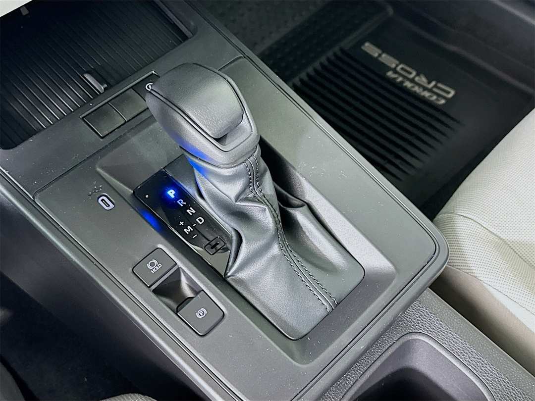 2026 Toyota Corolla Cross L - Image 17