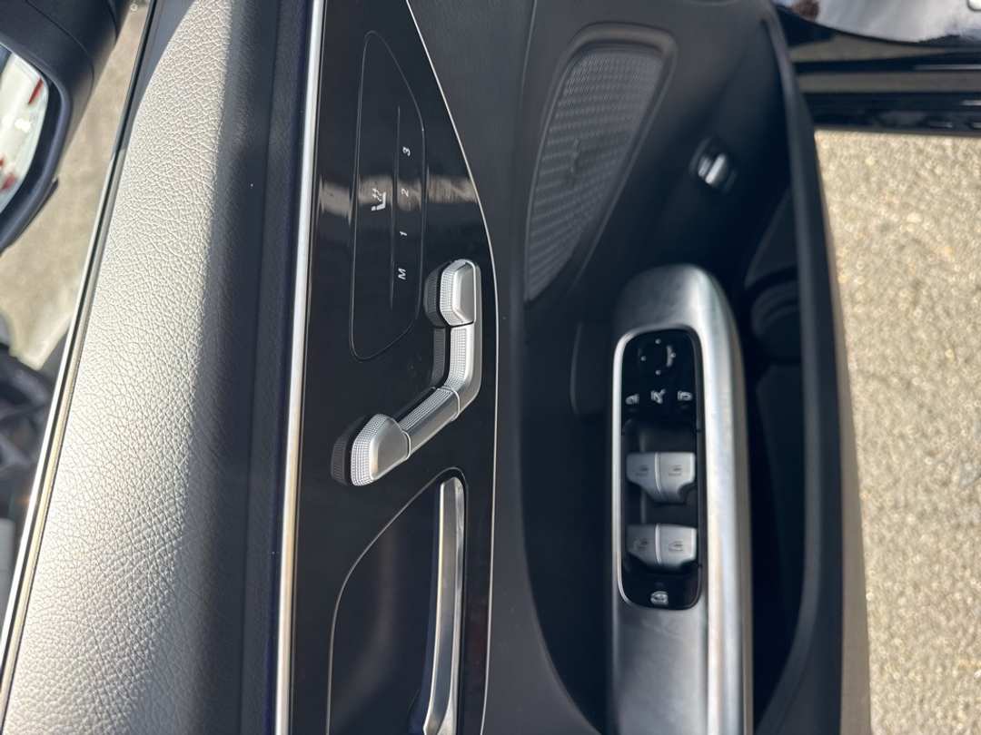 2025 Mercedes-Benz C-Class C 300 - Image 17