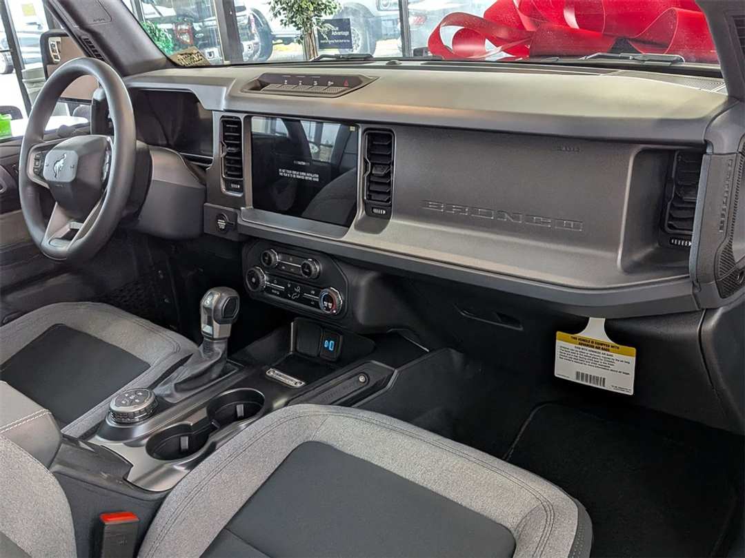 2025 Ford Bronco Base - Image 20
