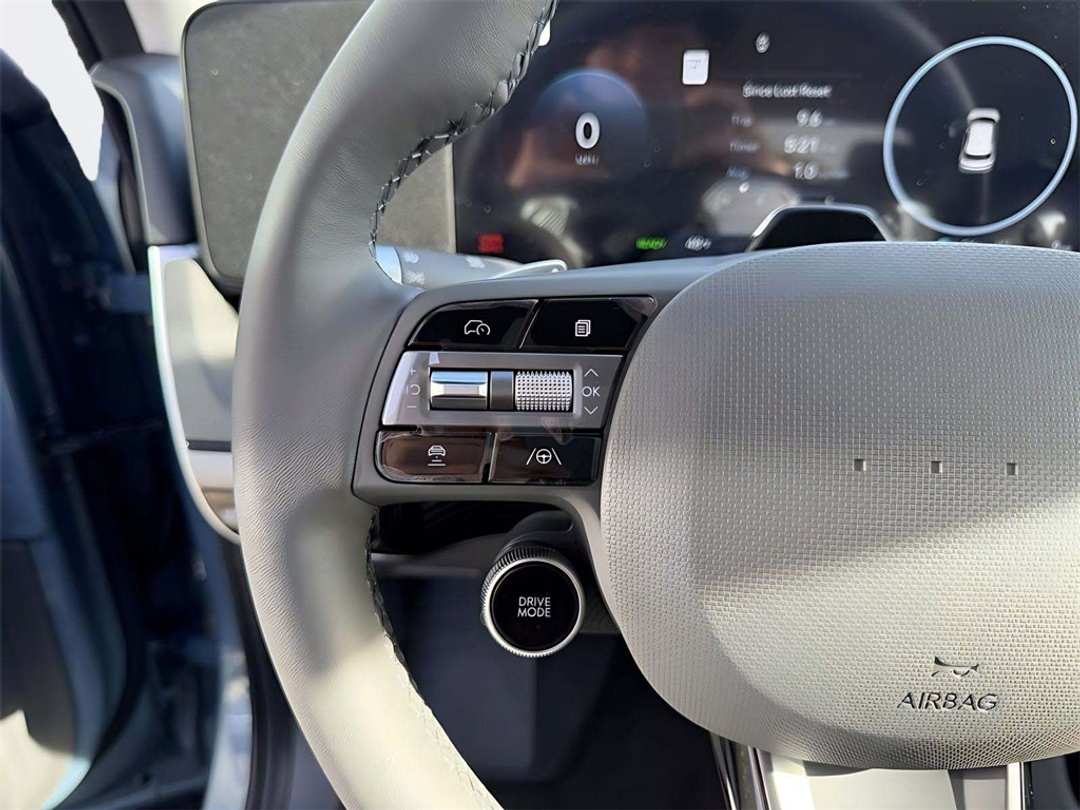 2026 Hyundai Ioniq 5 SEL - Image 16