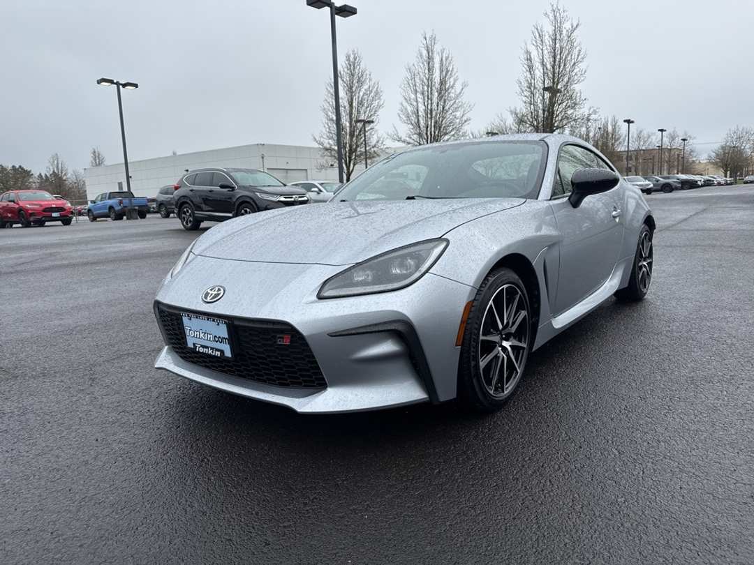 2025 Toyota Gr86 Base - Image 3