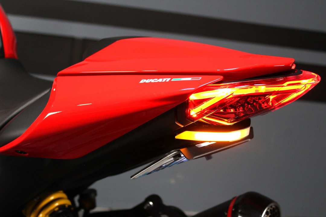 2021 Ducati Monster + - Image 19