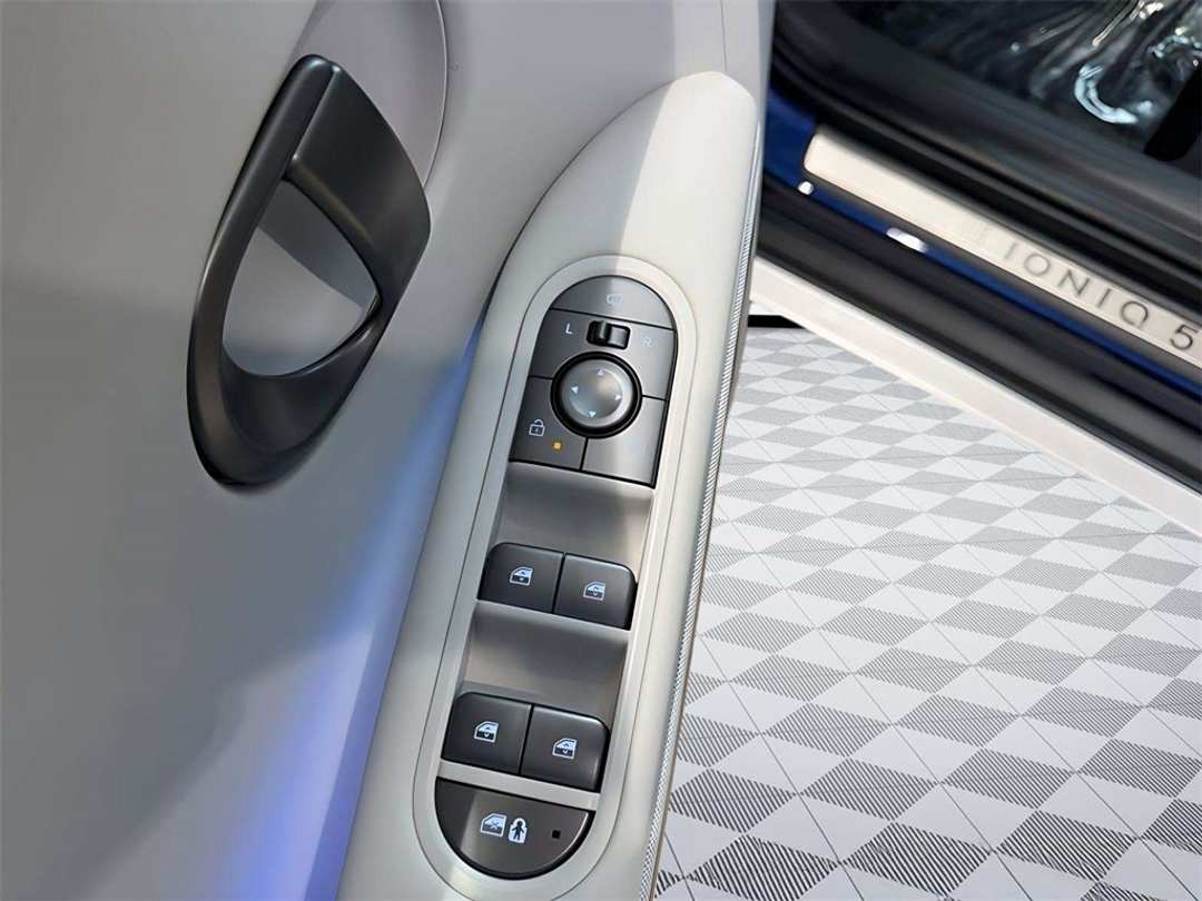 2026 Hyundai Ioniq 5 Limited - Image 6