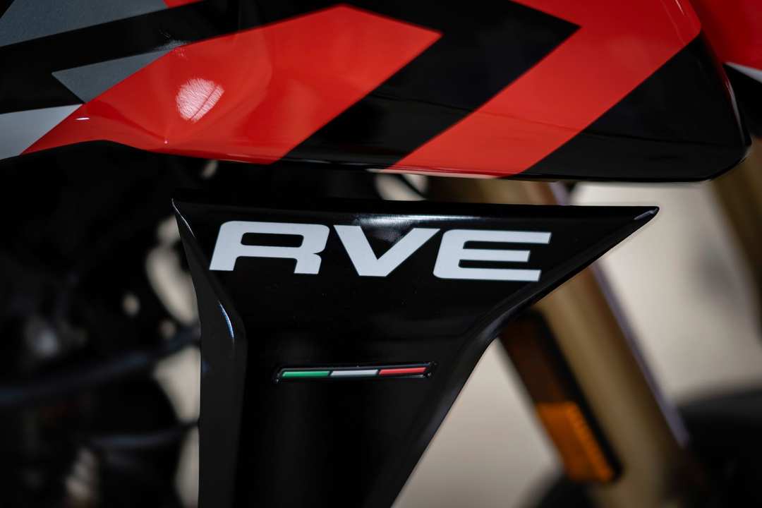 2025 Ducati Hypermotard 698 Mono Rve - Image 7