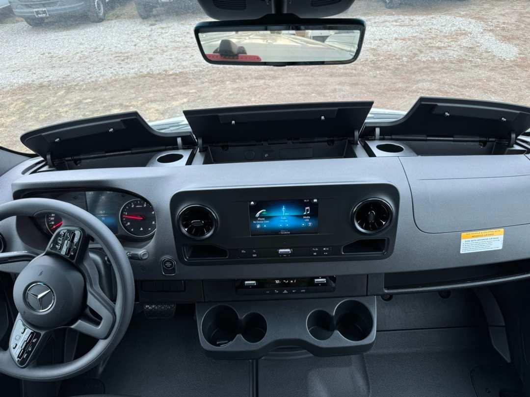 2024 Mercedes-Benz Sprinter 3500 Cargo 170 WB - Image 33