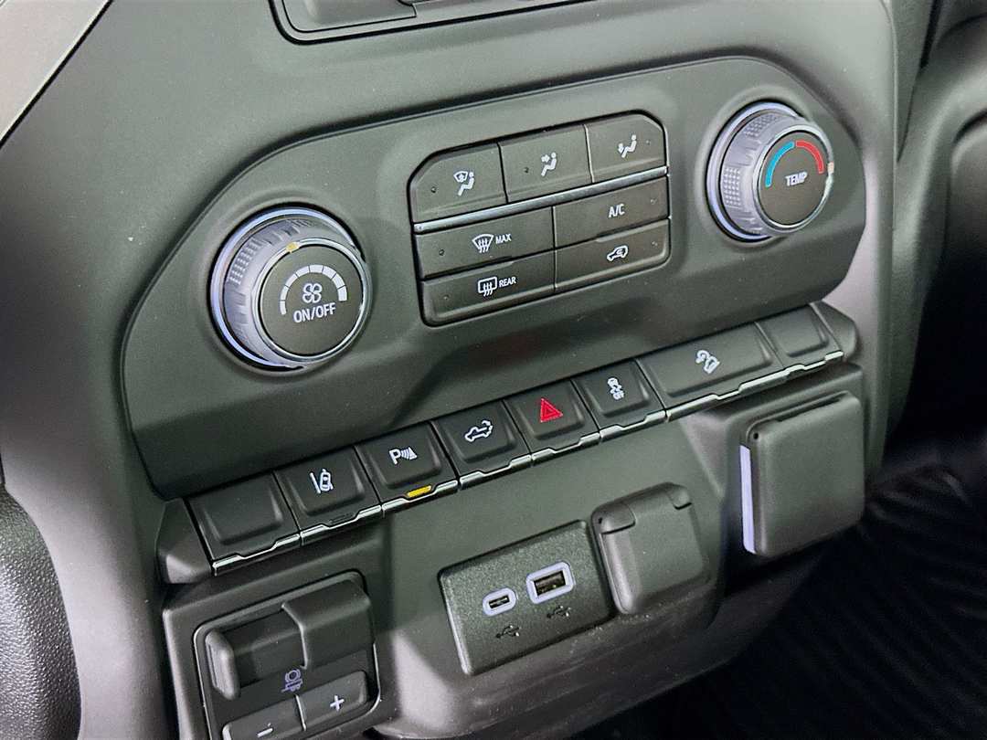 2026 Chevrolet Silverado 2500Hd Custom - Image 17