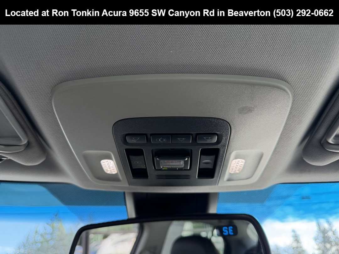 2018 Toyota Camry XLE - Image 27