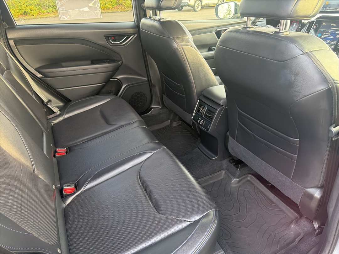 2025 Subaru Forester Limited - Image 24