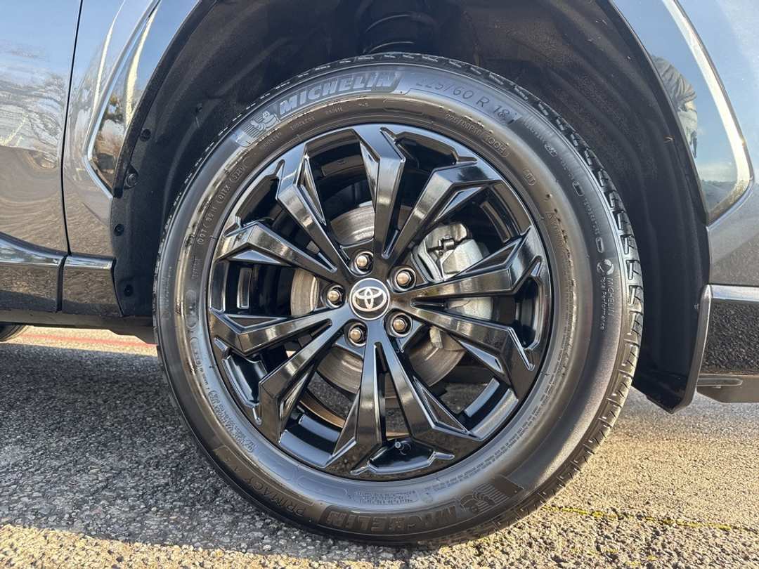 2022 Toyota Rav4 SE - Image 9