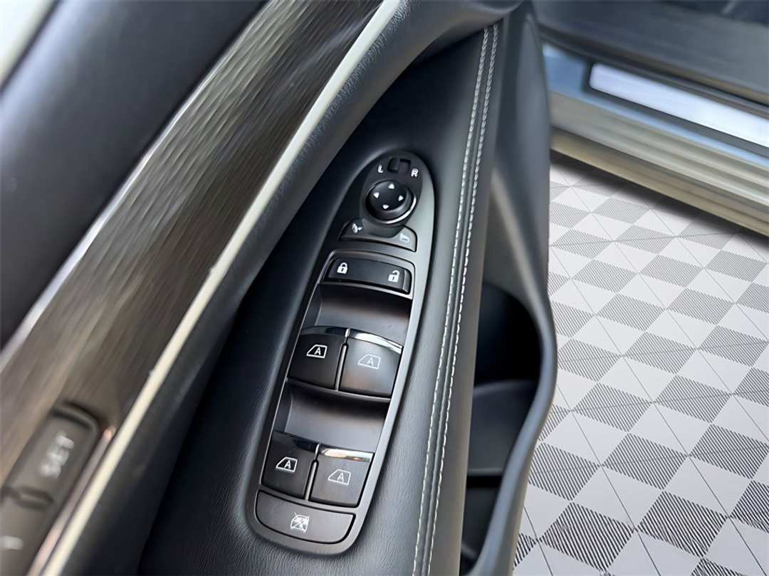 2019 INFINITI Qx60 LUXE - Image 13