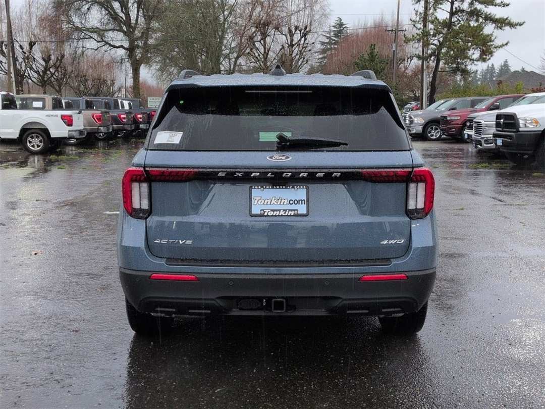 2026 Ford Explorer Active - Image 4