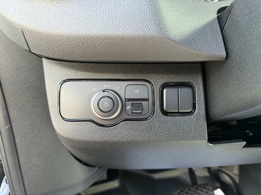 2025 Mercedes-Benz Sprinter 3500 Cargo 170 WB - Image 25