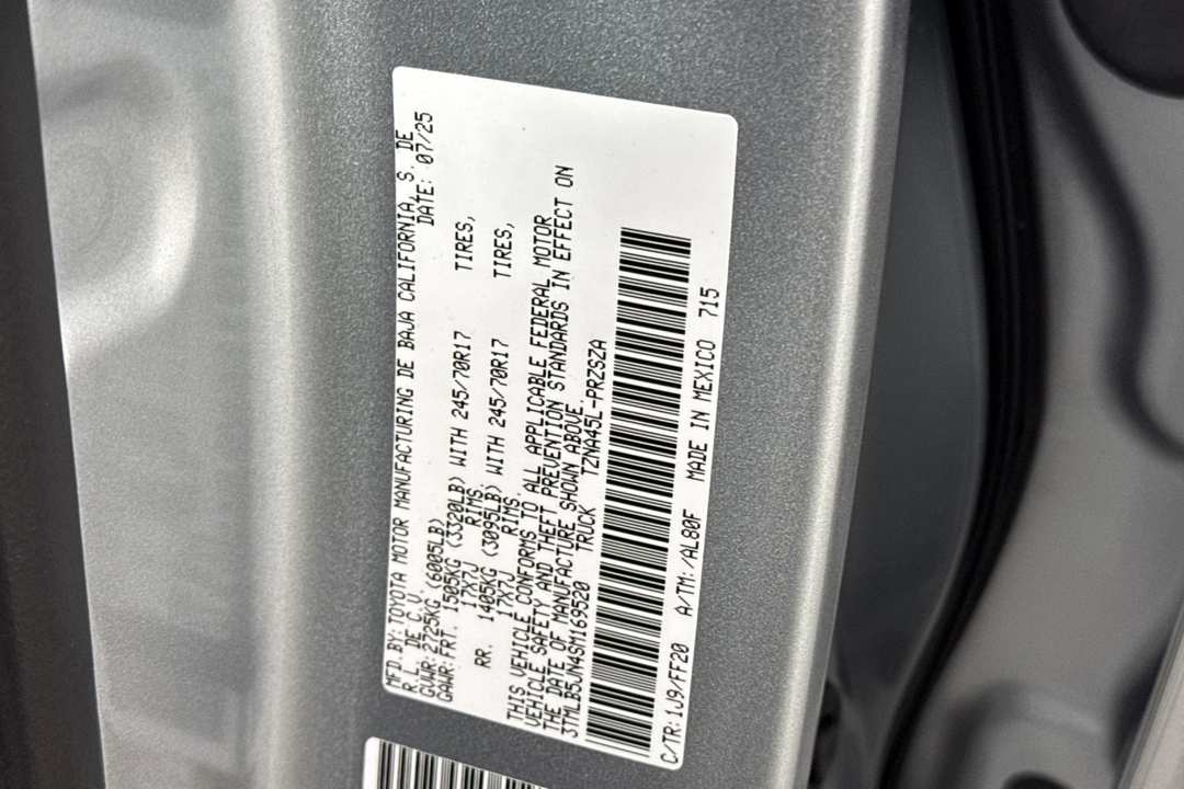 2025 Toyota Tacoma SR5 - Image 27