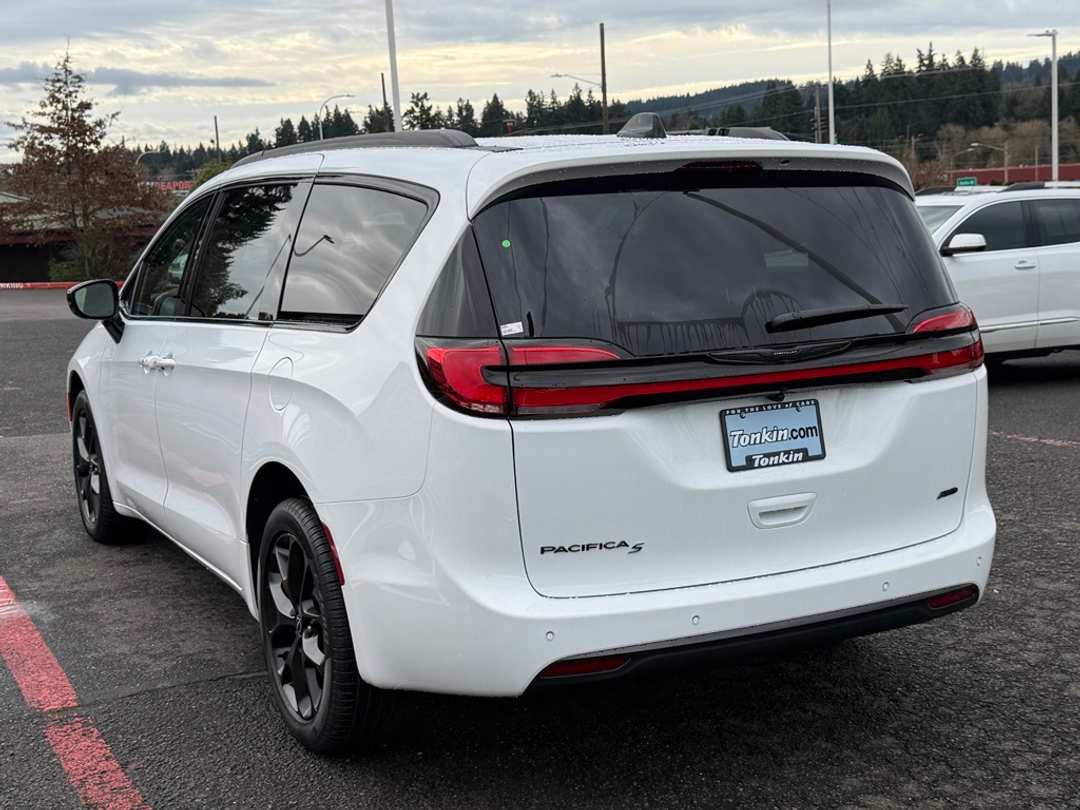 2026 Chrysler Pacifica Select - Image 6