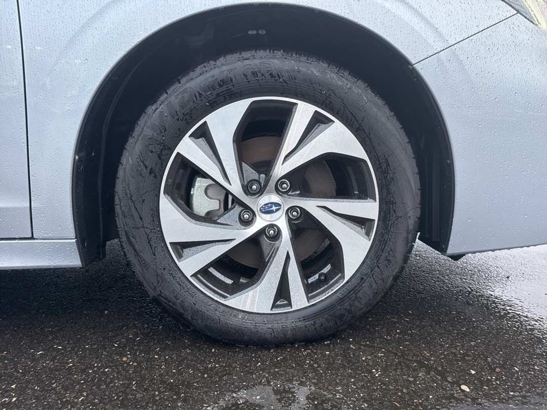 2025 Subaru Legacy Premium - Image 9