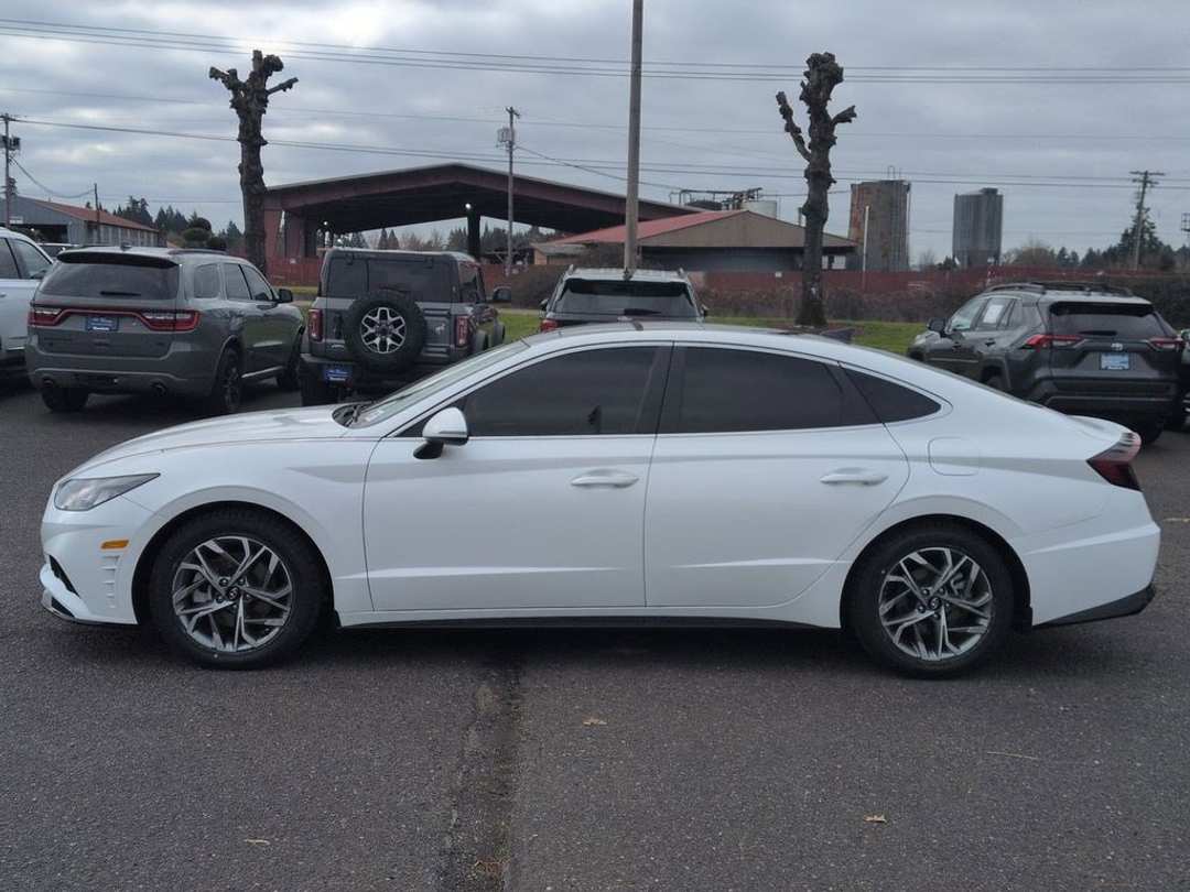 2022 Hyundai Sonata SEL - Image 2