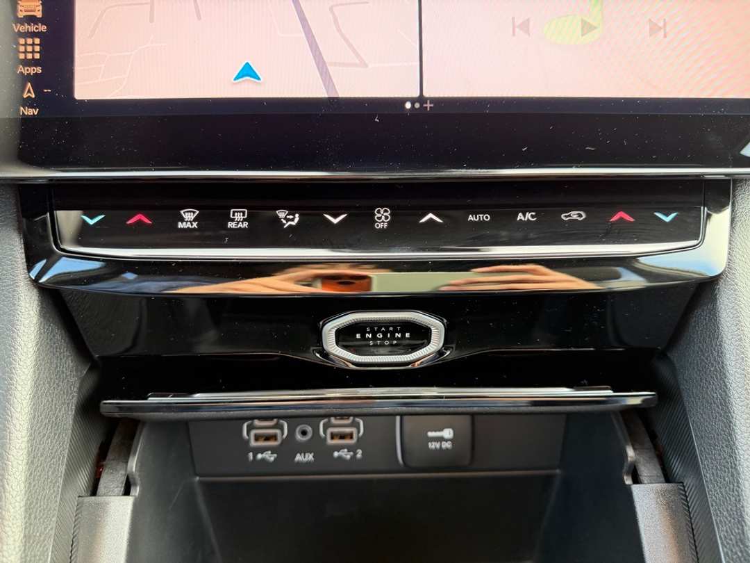 2026 Jeep Grand Cherokee Limited - Image 24