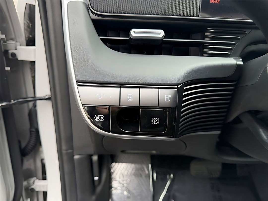 2026 Hyundai Ioniq 5 SE - Image 16