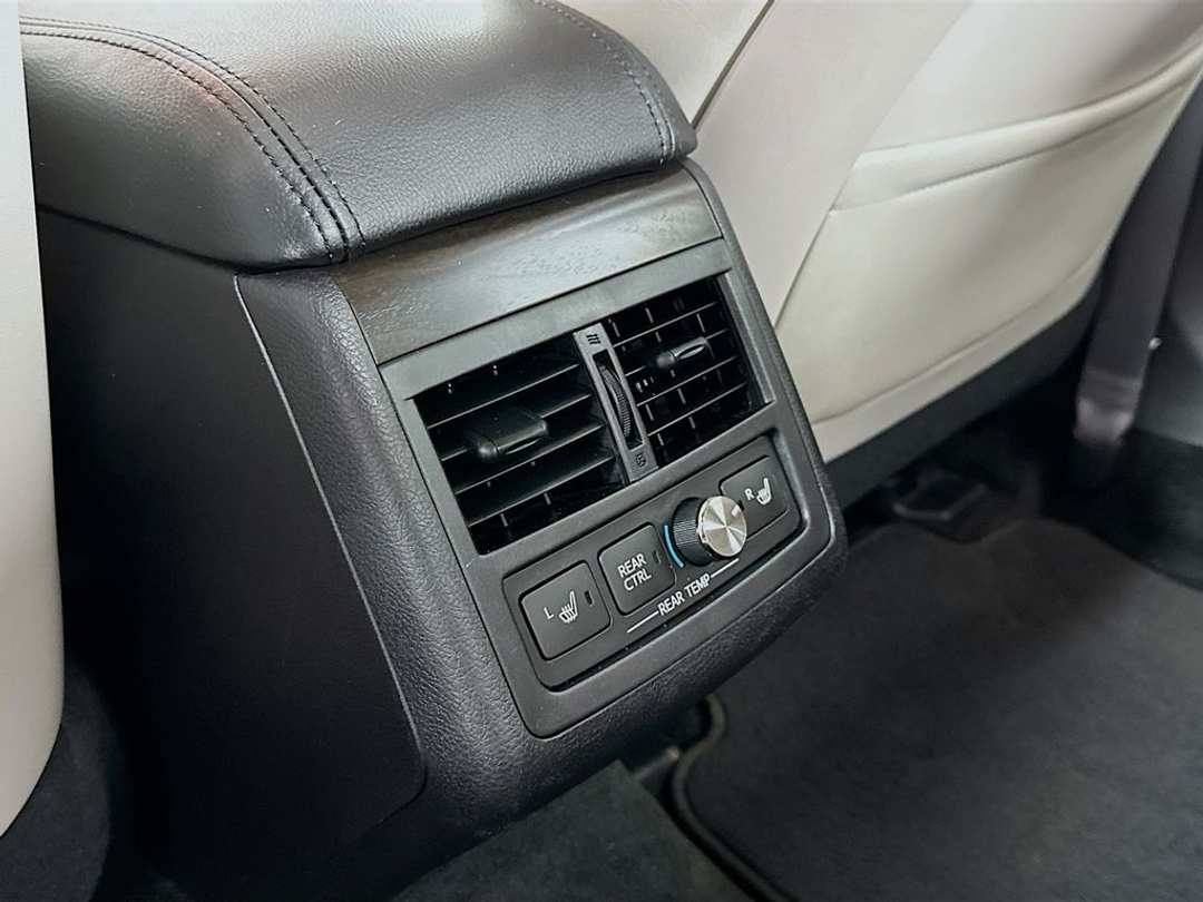 2018 Toyota Avalon XLE Premium - Image 28