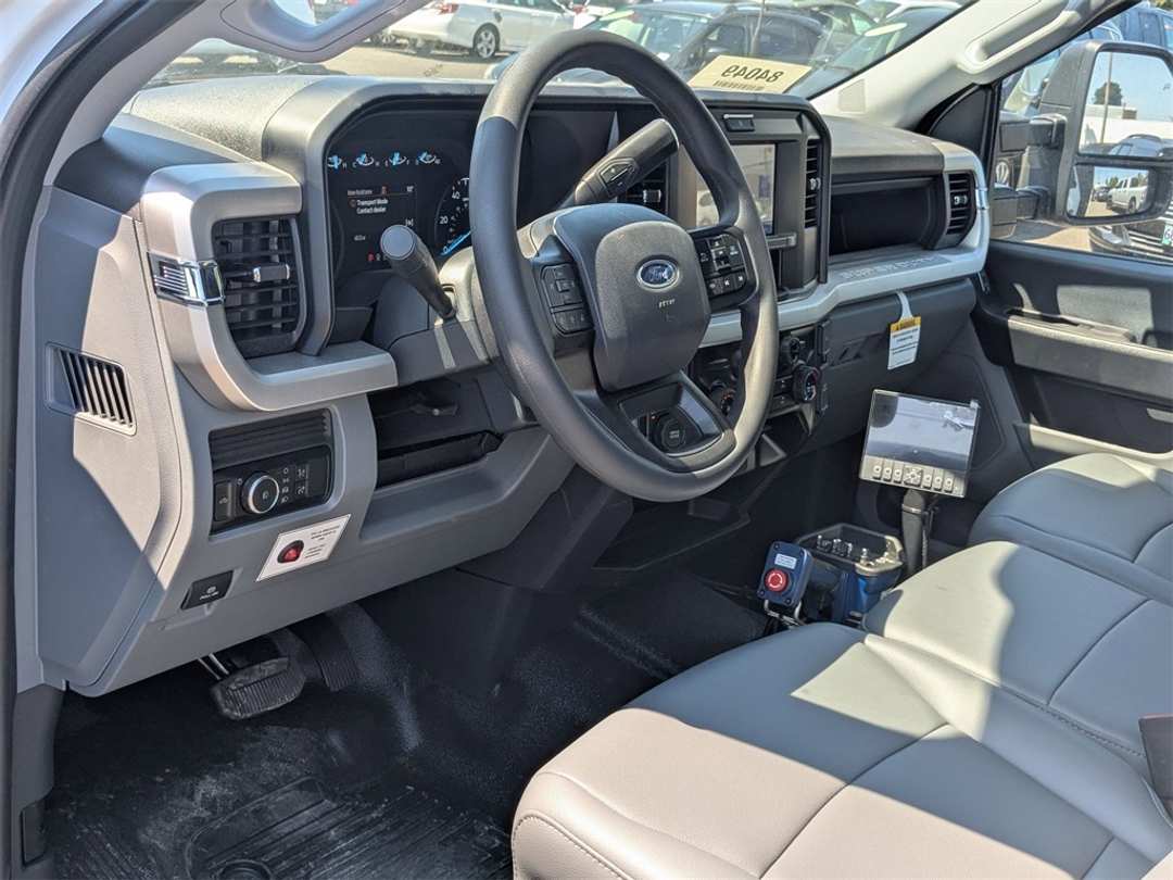 2025 Ford F-550Sd XL - Image 9