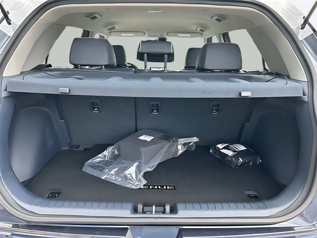 2025 Hyundai Venue Limited - Image 25