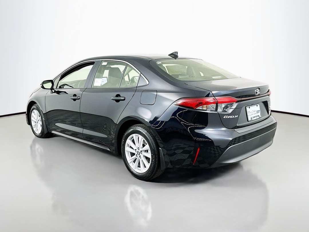 2026 Toyota Corolla XLE - Image 5