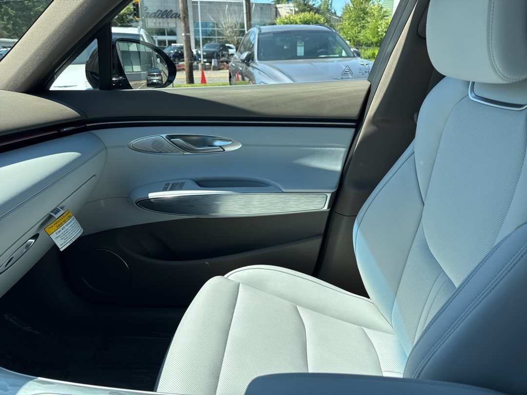 2026 Genesis Electrified Gv70 - Image 30