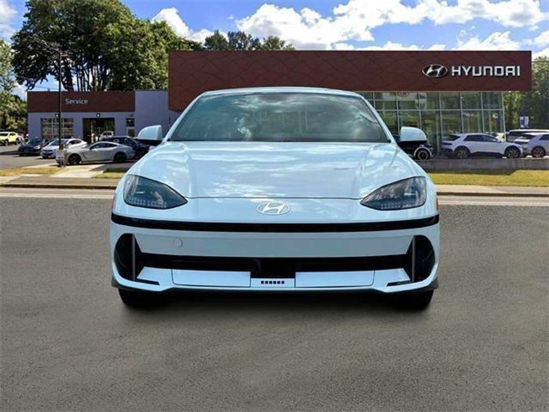 2025 Hyundai Ioniq 6 SEL - Image 12